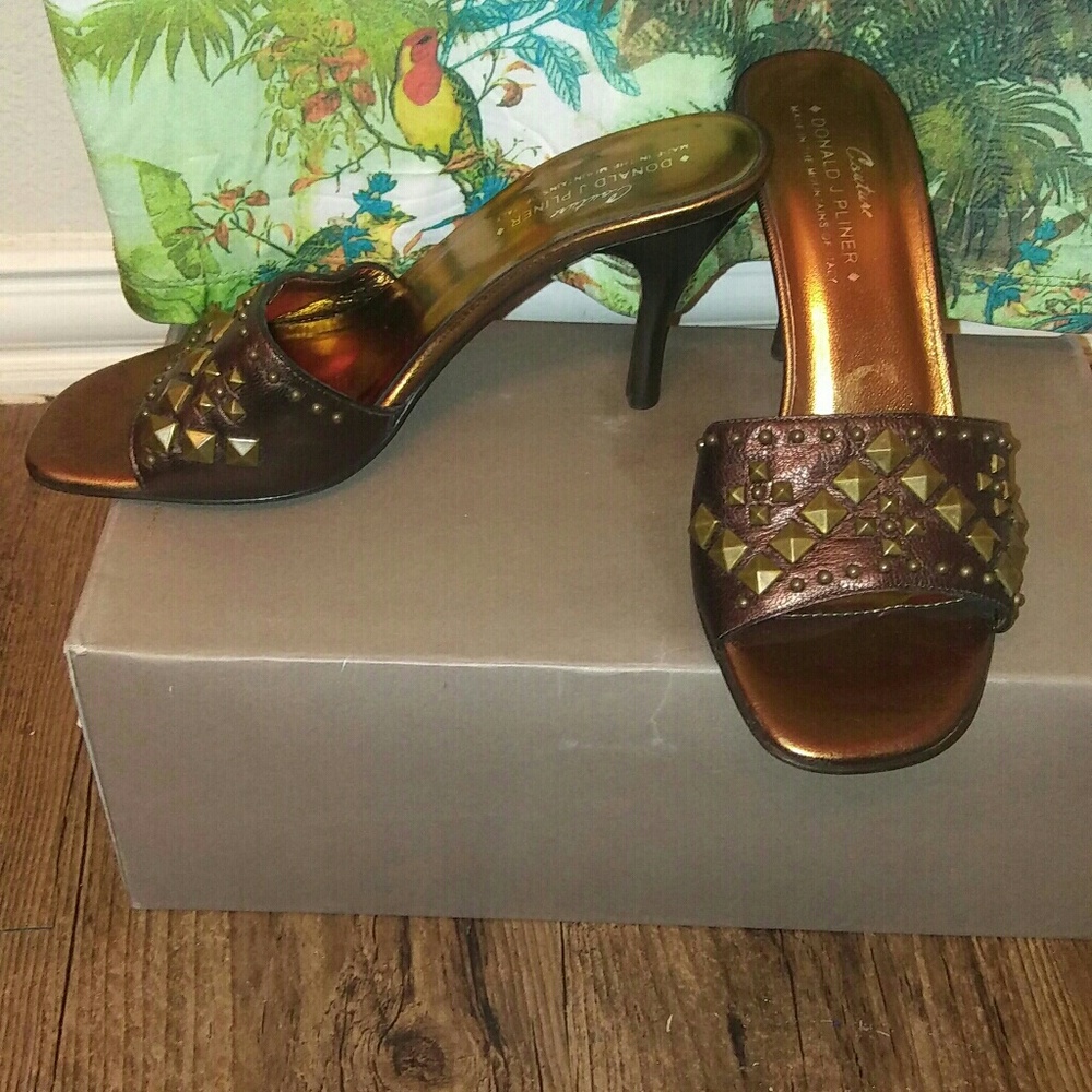 Shoes - Picture 1 of 2